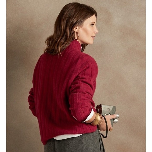 Banana Republic Sweaters - Banana Republic Italian Merino Turtleneck Sweater Womons Medium Red